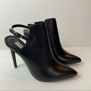 Steve Madden Daily Black Leather Slingback Pumps